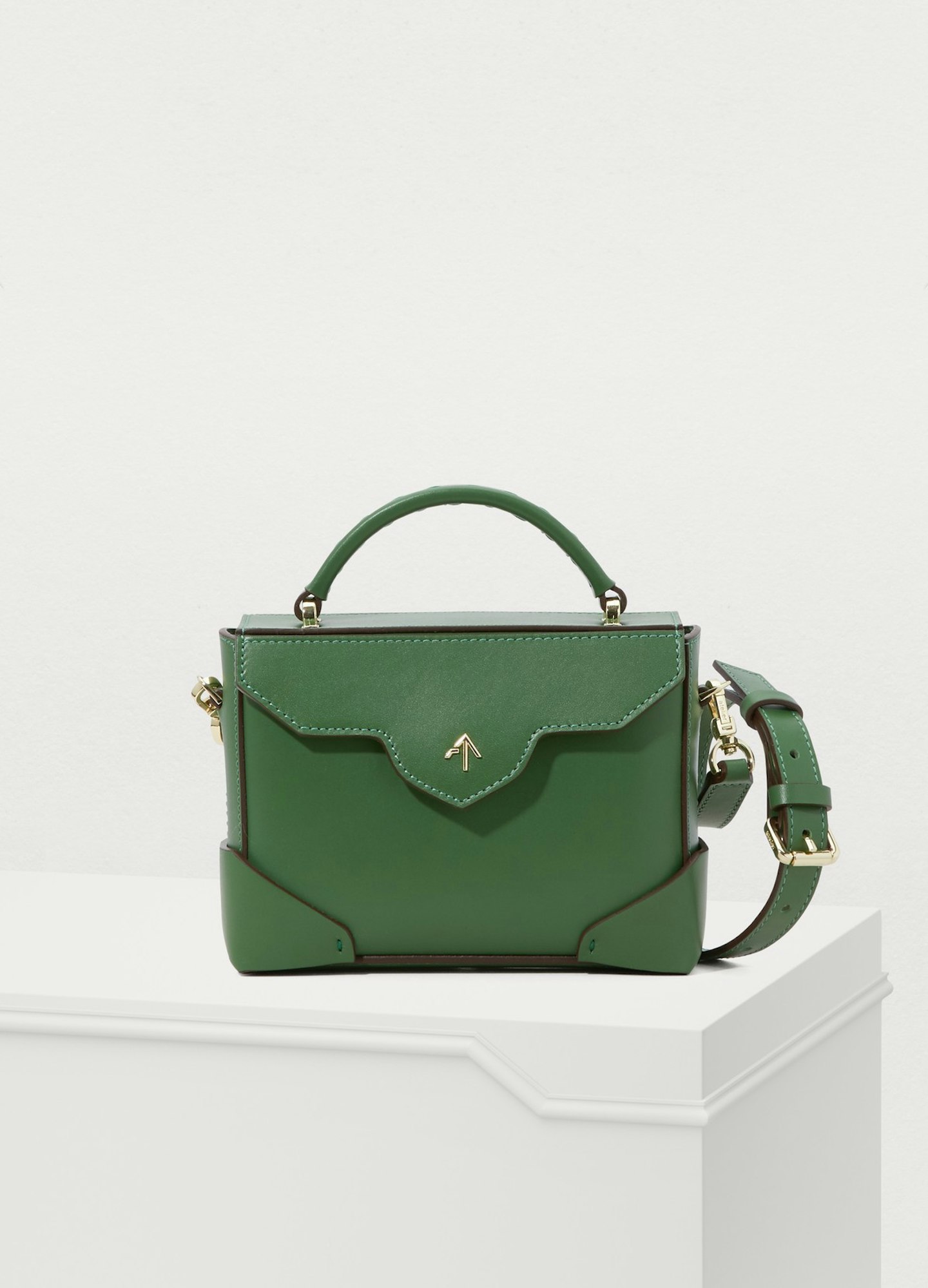 Kate Middleton s Manu Atelier Bag Is A Favorite With Insiders